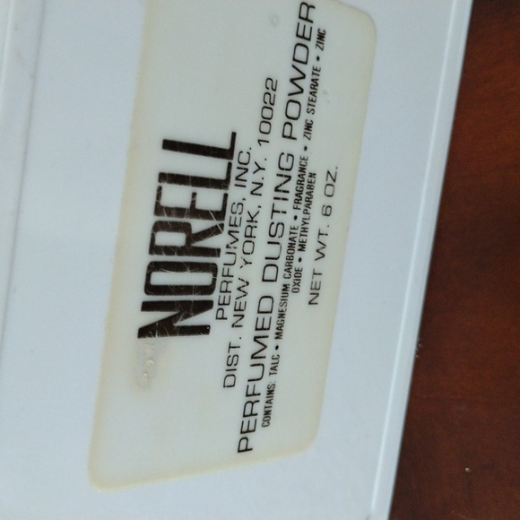 Norell perfumed powder made in USA - Picture 2 of 4